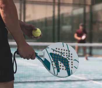 Padelbana på campingplats 