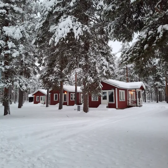 Stugor på Arctic Camp Jokkmokk